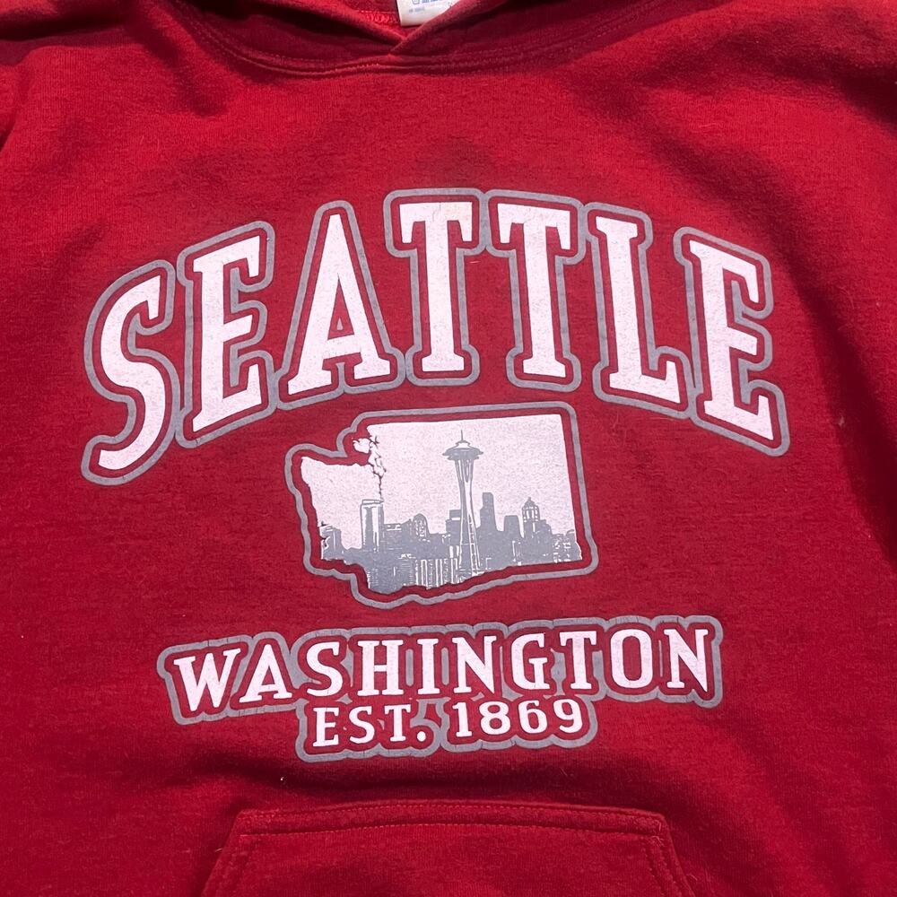 Seattle Washington Men's Small Hoodie Sweatshirt Red Spell Out Graphic‎